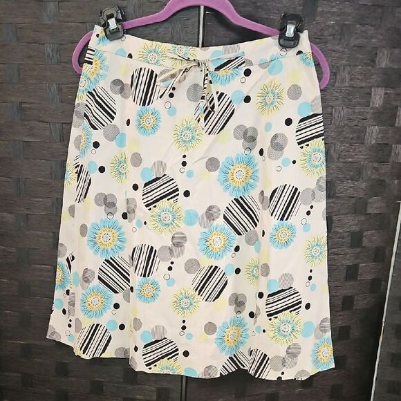 NWT Talbots Floral Print Skirt Size 8P - Picture 1 of 9